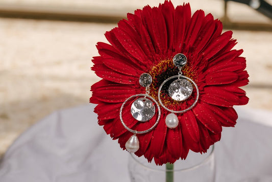 Are Pearl Earrings Suitable for Everyday Wear? - Lumeni Jewellery