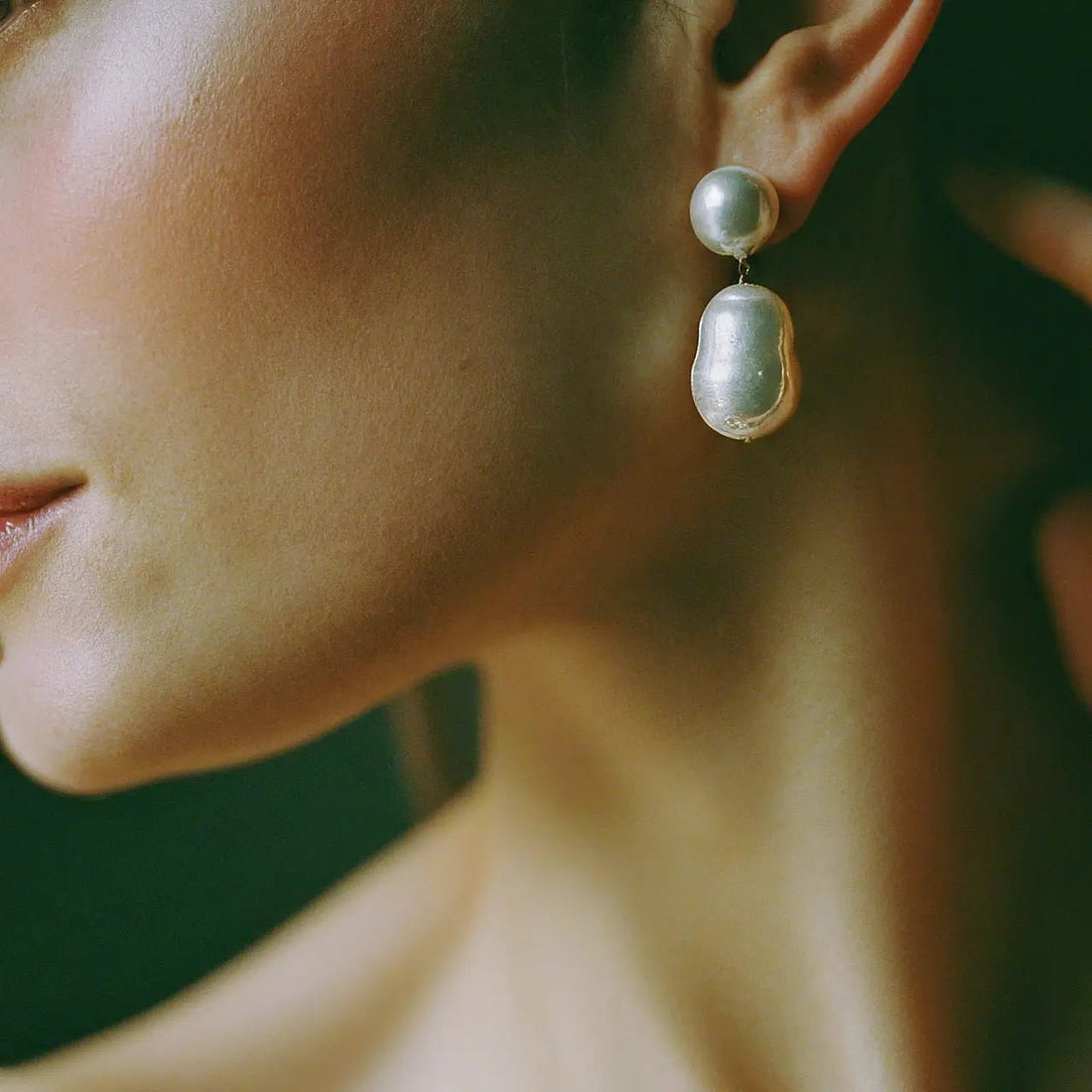 8 Tips for Choosing the Best Pearl Earrings for Face Shape - Lumeni Jewellery