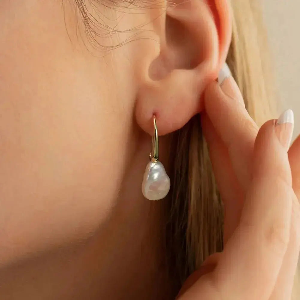 Baroque Pearl Easy Hook Earrings shop name