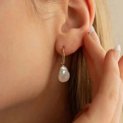 Baroque Pearl Easy Hook Earrings shop name